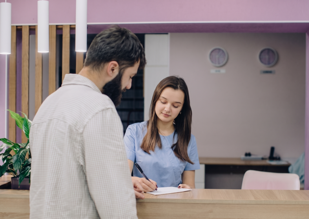Mystery Shopping en el sector sanitario: Una herramienta clave para mejorar la experiencia del cliente